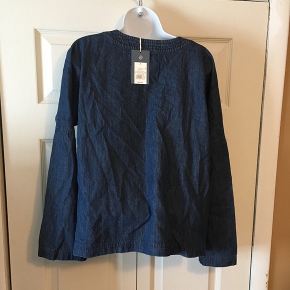 Universal Threads chambray top - Picture 6 of 7